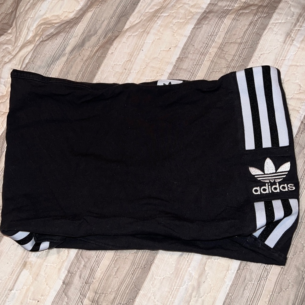 Black crop top
